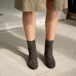 Sus Botki, Antracytowy Welur