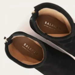 Sus Botki, Czarny Zamsz