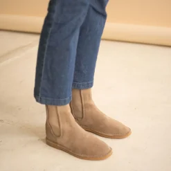 Sviva Botki, Marrone