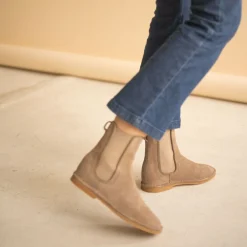 Sviva Botki, Marrone