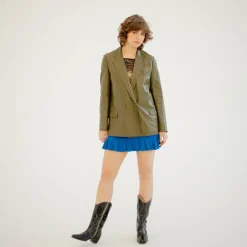 Thelma Kowbojki, Czarny