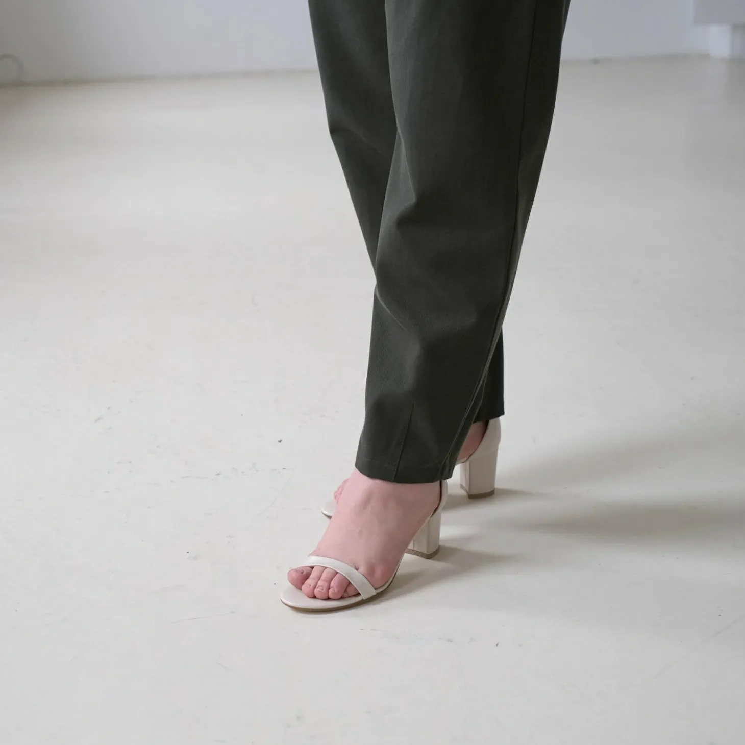 Ulam Sandaly, Kremowy