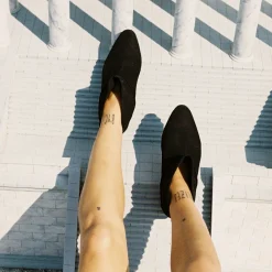 Vanya Botki, Czarny Nubuk