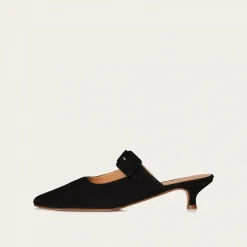 Vera Klapki, Czarny Zamsz