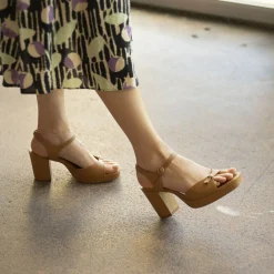 Vivienne Sandaly, Naturalny